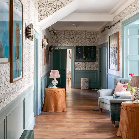 Armada House 4*